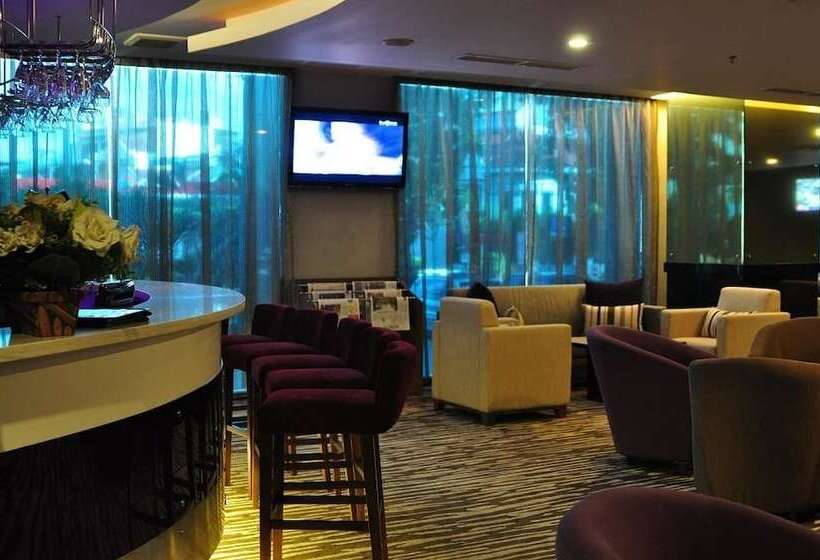 هتل Emerald Garden International