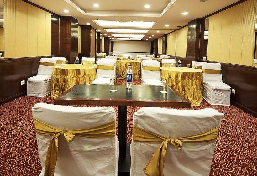 هتل The Golden Plaza