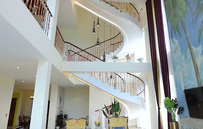 Hanamitsu Hotel & Spa