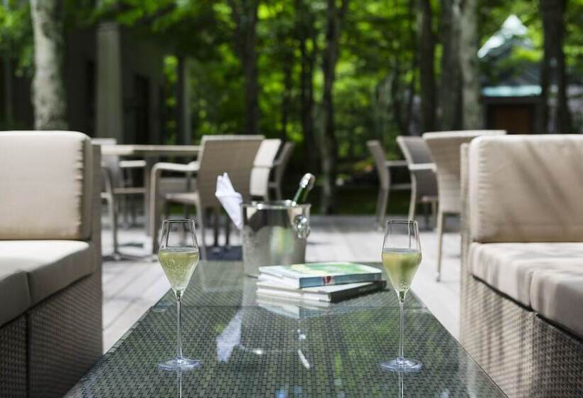 هتل Kyukaruizawa Kikyo, Curio Collection By Hilton
