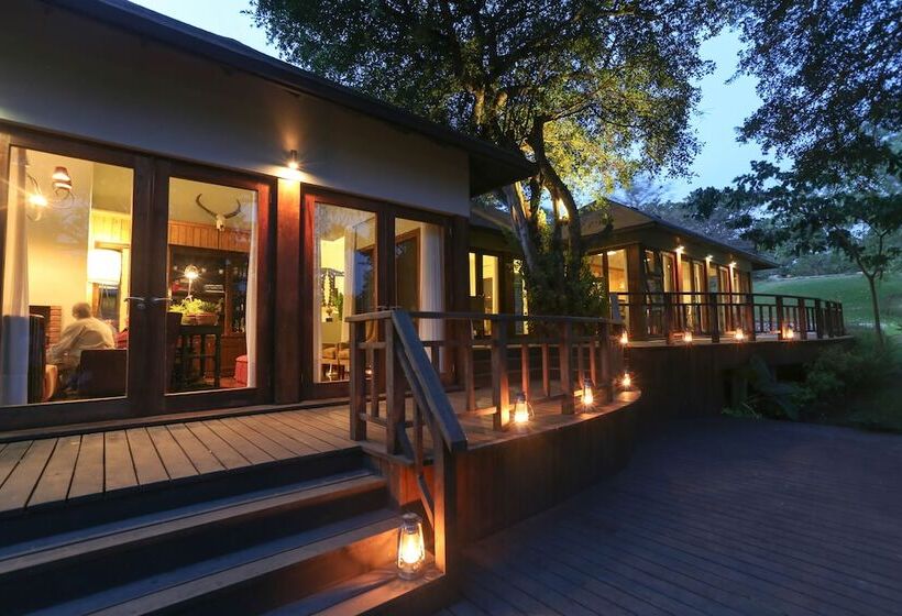 هتل Lake Duluti Lodge