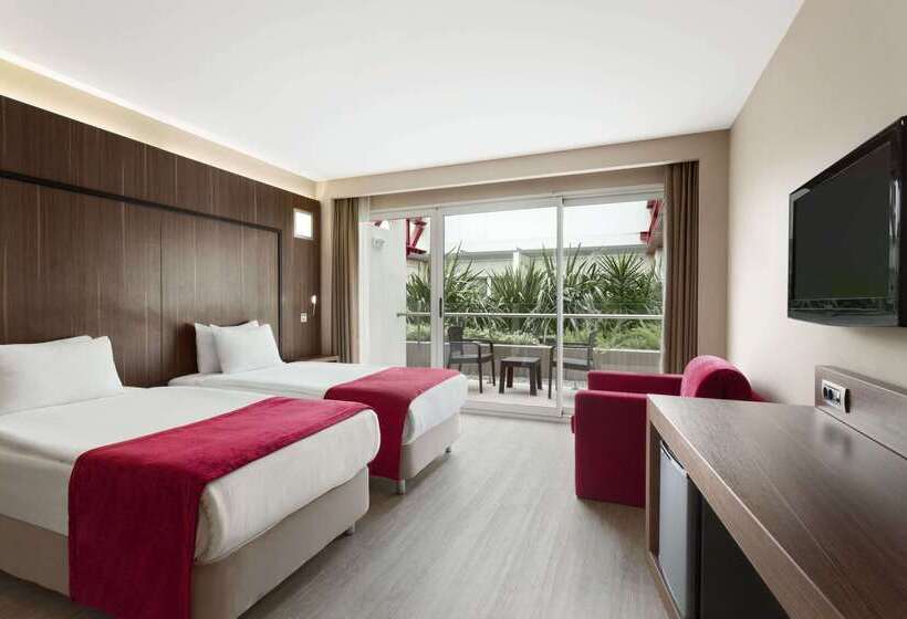 هتل Ramada Encore By Wyndham Izmir