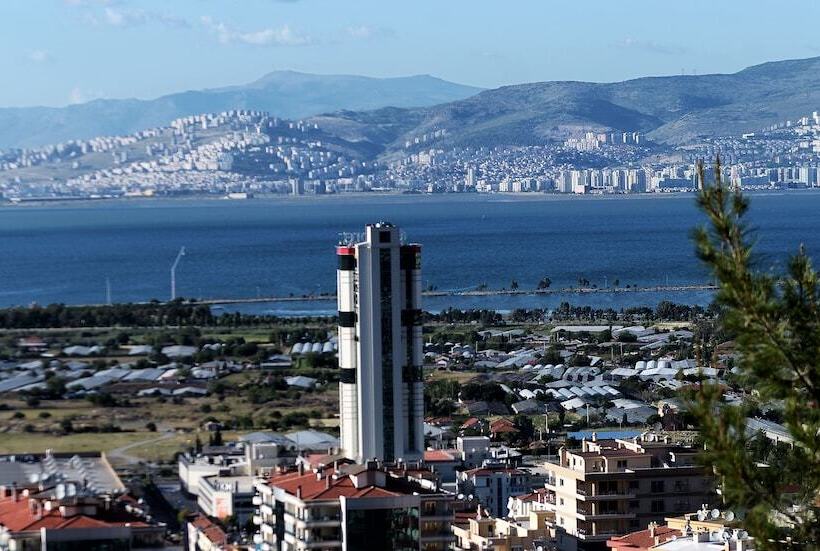 هتل Ramada Encore By Wyndham Izmir