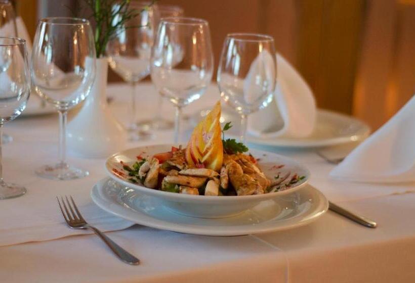 בית מלון כפרי Restaurant Gonduzo