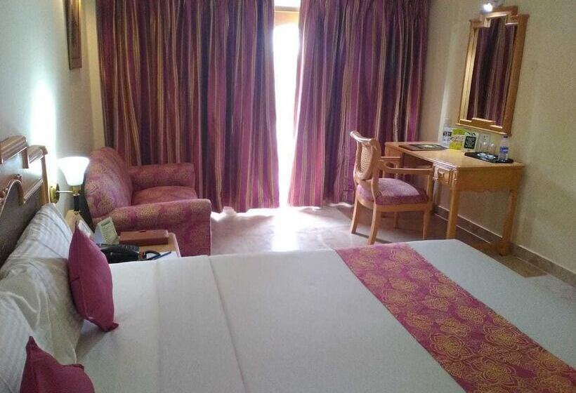 فندق The Golden Retreat