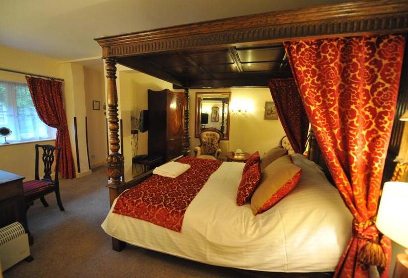 هتل The Greyhound Coaching Inn