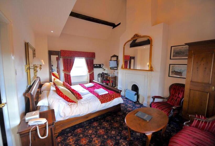 هتل The Greyhound Coaching Inn