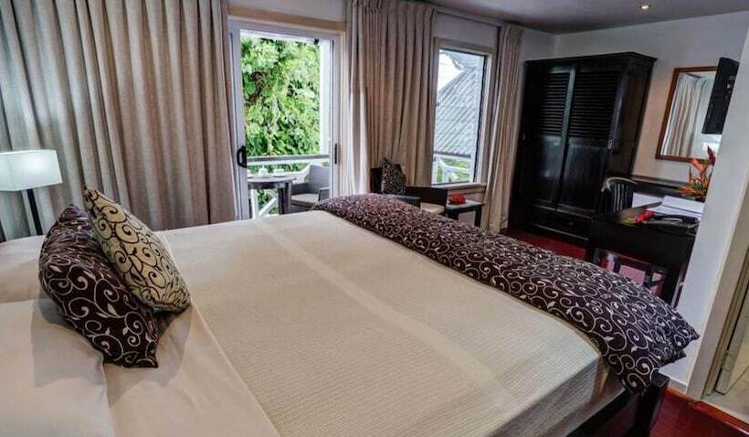 هتل The Seaview Lodge