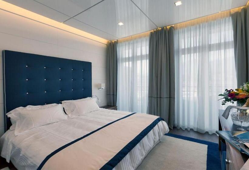 هتل Yacht Club Marina Di Loano