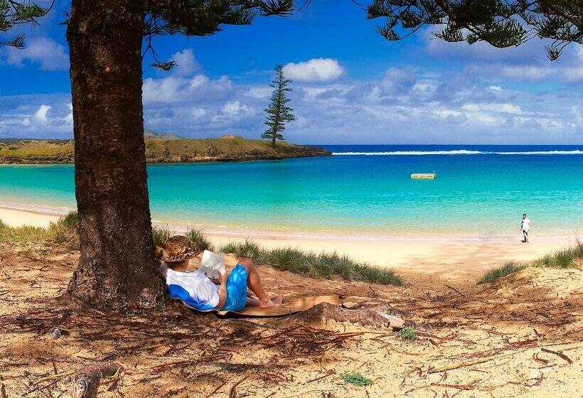 Paradise Hotel & Resort