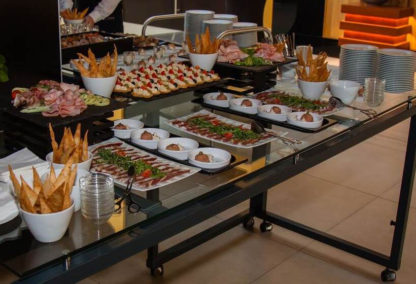 אתר נופש Four Points By Sheraton Kecskemét Hotel és Konferenciaközpont