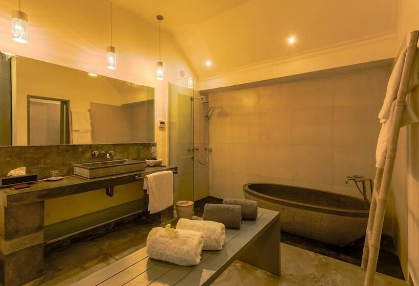 استراحتگاه Indiana Kenanga Boutique Hotel & Spa