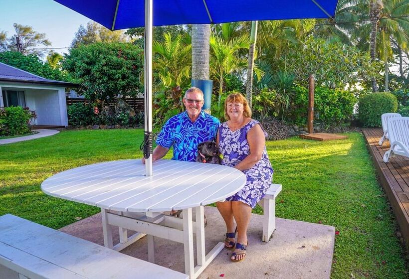 استراحتگاه The Black Pearl Beach Side Apartments