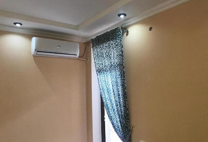 بنسيون Sitora Star Guest House