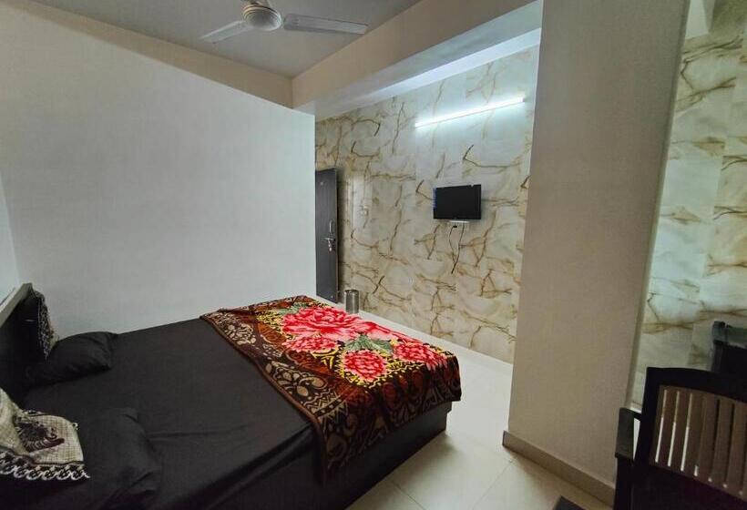פנסיון Hiral Valley View Residency Matheran