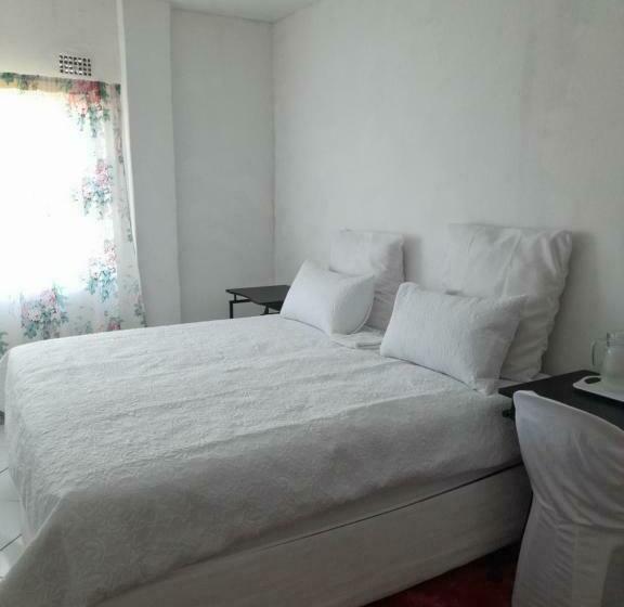 פנסיון Sunset Guesthouse   Mthatha