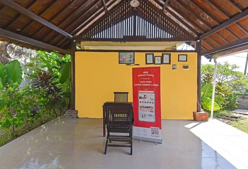 Отель Oyo 91191 Lovina Dolphin Lodge