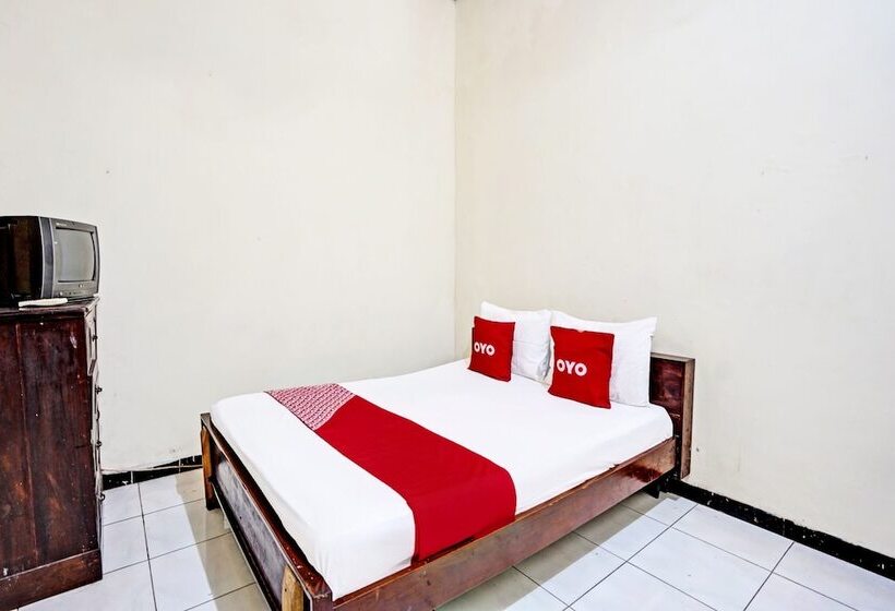 호텔 Oyo 91198  Mahkota 2 Lamongan