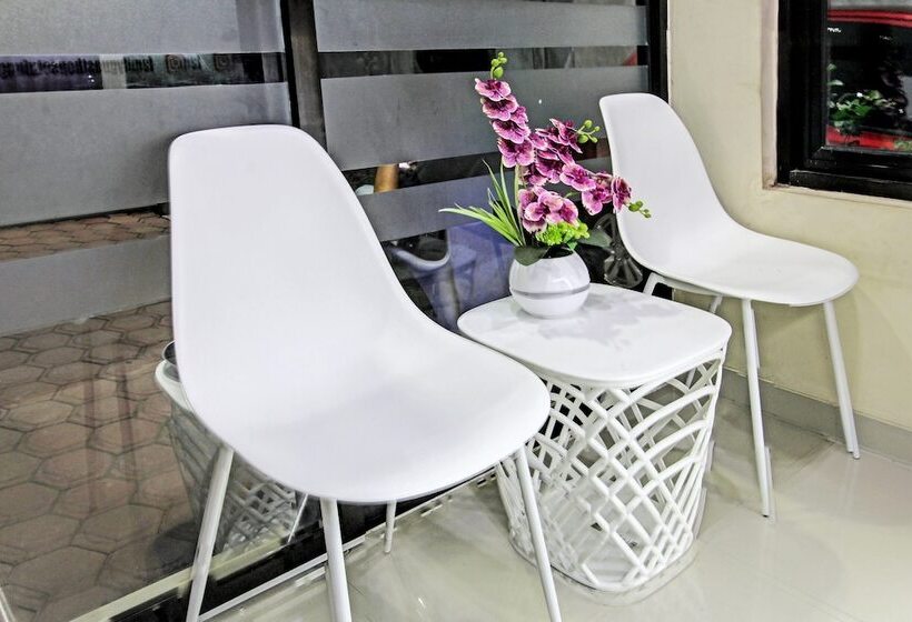 ホテル Oyo 91202 Family Guest House Syariah