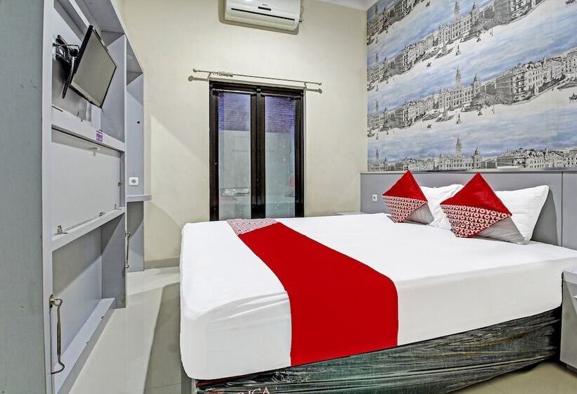 ホテル Oyo 91202 Family Guest House Syariah