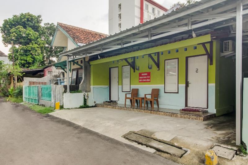 هتل Oyo 91216 Siliwangi Guest House Syariah Cirebon