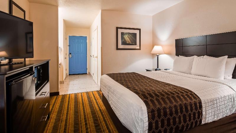 هتل Best Western Plus Moose Jaw