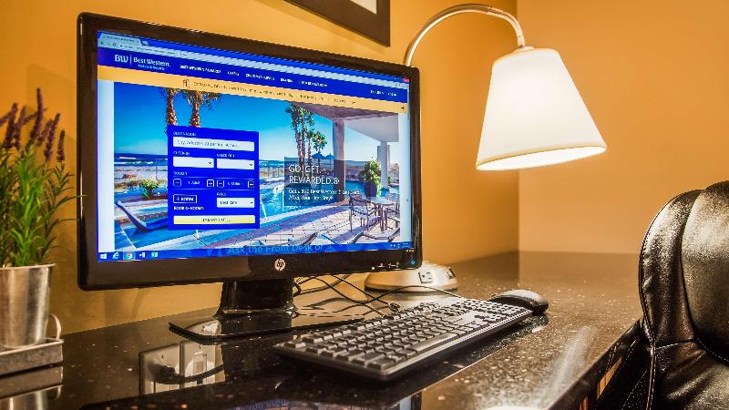 هتل Best Western Plus Moose Jaw