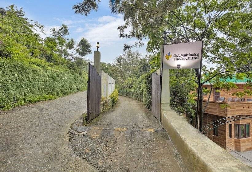هتل Club Mahindra Naukuchiatal