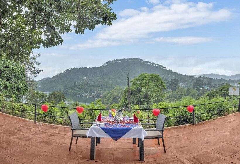 هتل Club Mahindra Naukuchiatal
