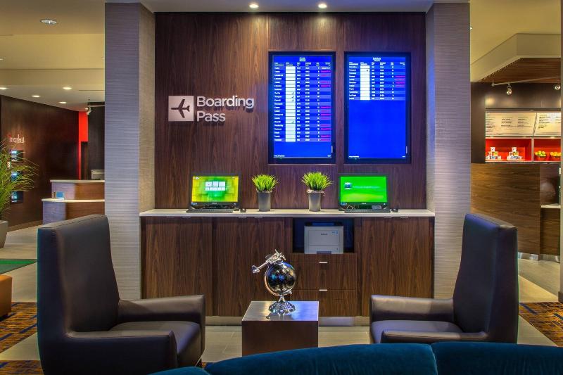 בית מלון כפרי Courtyard By Marriott Winnipeg Airport