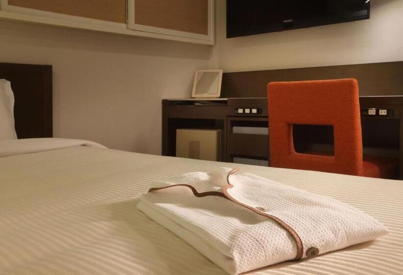 Fotos del hotel Keio Presso Inn Kanda:  9