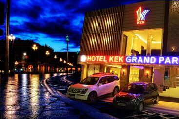 Hotel Kek Grand Park