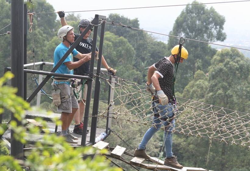 هتل Monte Campana Heredia