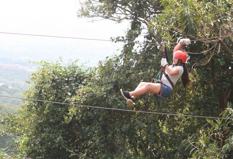 هتل Monte Campana Heredia