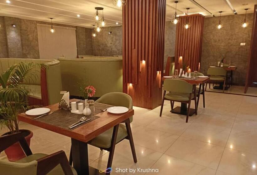 ホテル Preethi Classic Towers