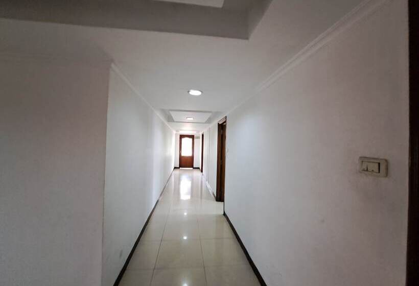 ホテル Preethi Classic Towers