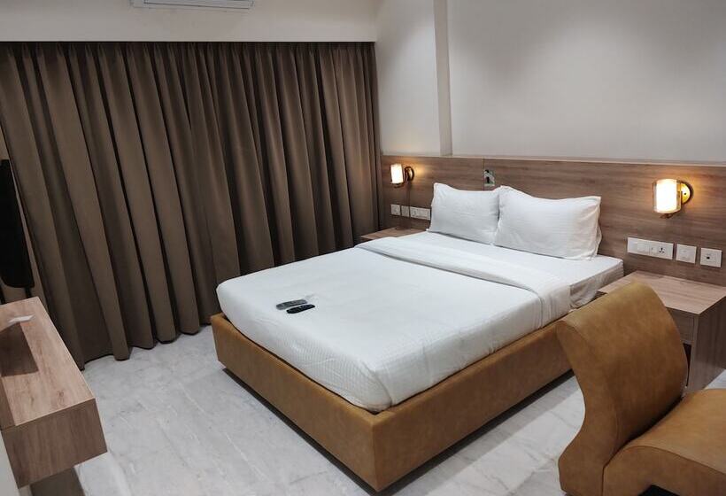 هتل Royal Paris