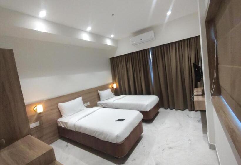 هتل Royal Paris