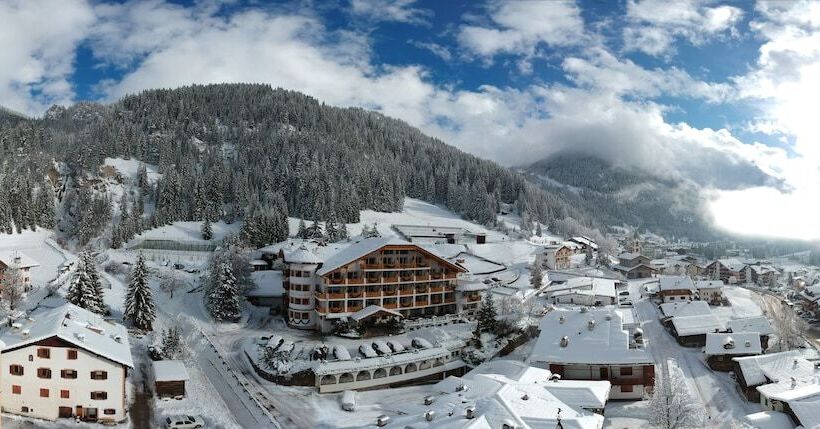 هتل روستایی Cesa Tyrol