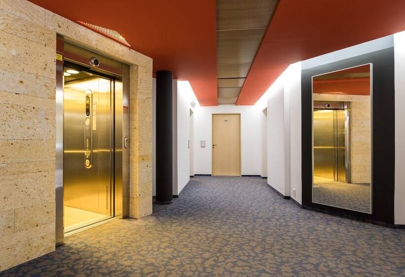 Отель Semiramis Business