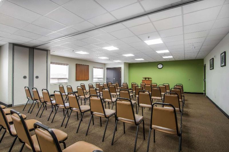 هتل Sleep Inn Regina East