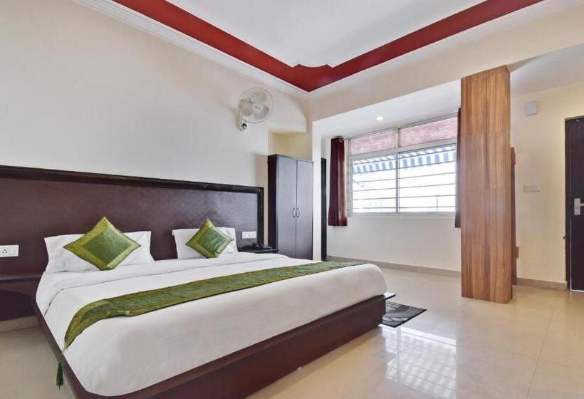 فندق Treebo Mayur, Mall Road