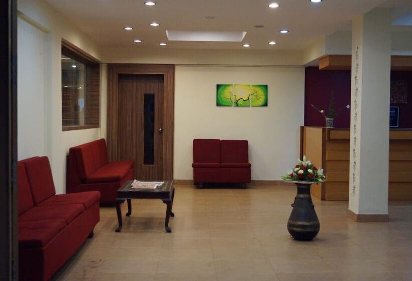 ホテル Vinayaga Inn By Poppys Ooty