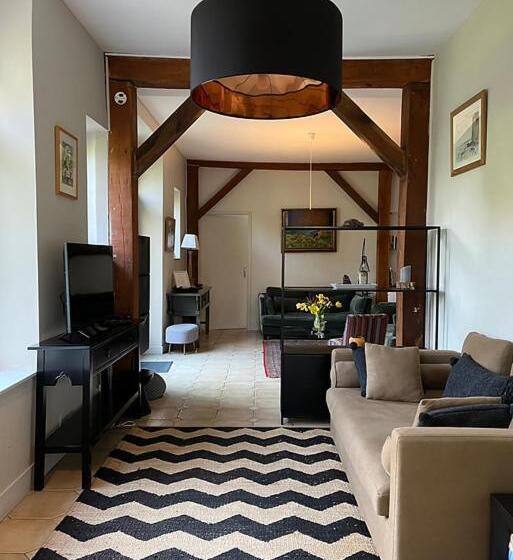 ベッドアンドブレックファースト Le Petit Château De Conteville