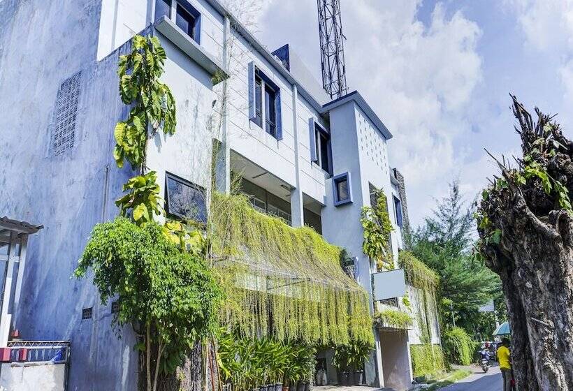 هتل Spot On 91205 Rindang Guesthouse Syariah