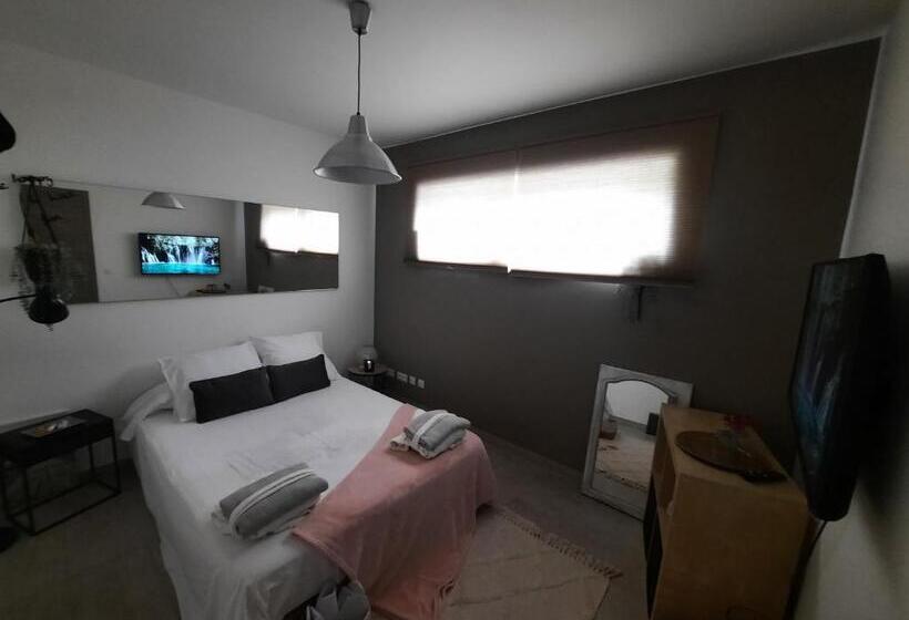 تختخواب و صبحانه La Maison De Marie