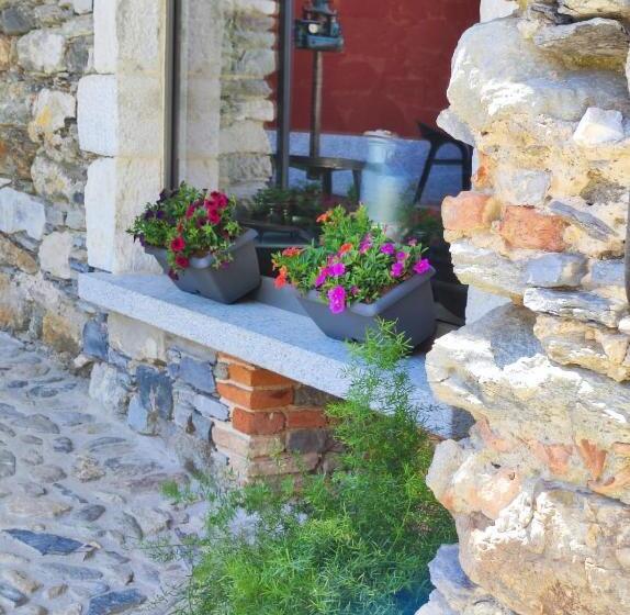 هتل Agriturismo Il Medeghino