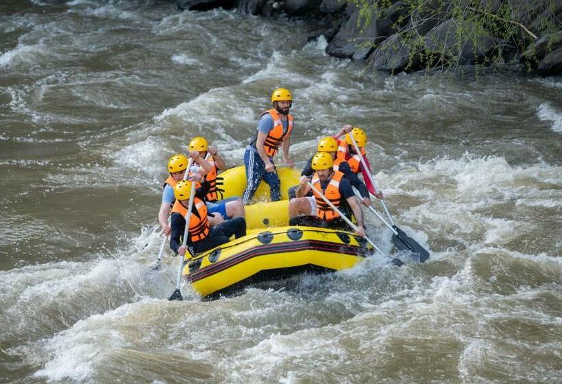 هتل Rafting House