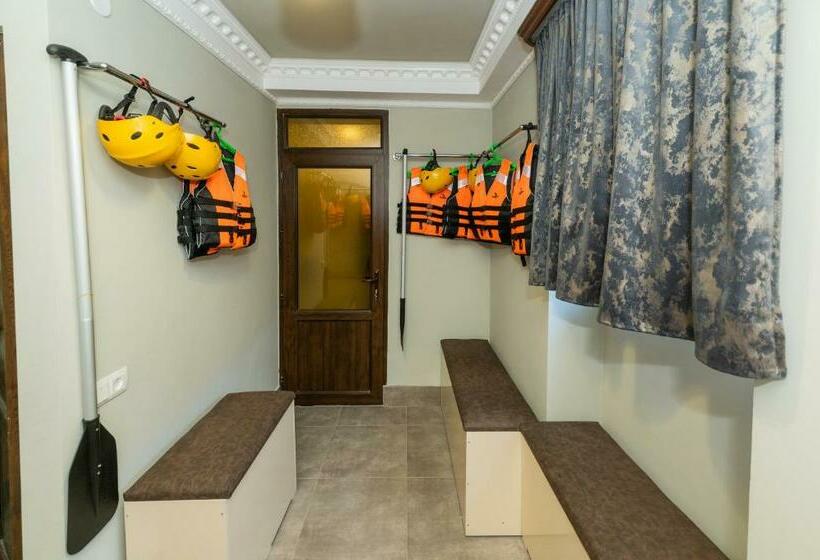 هتل Rafting House