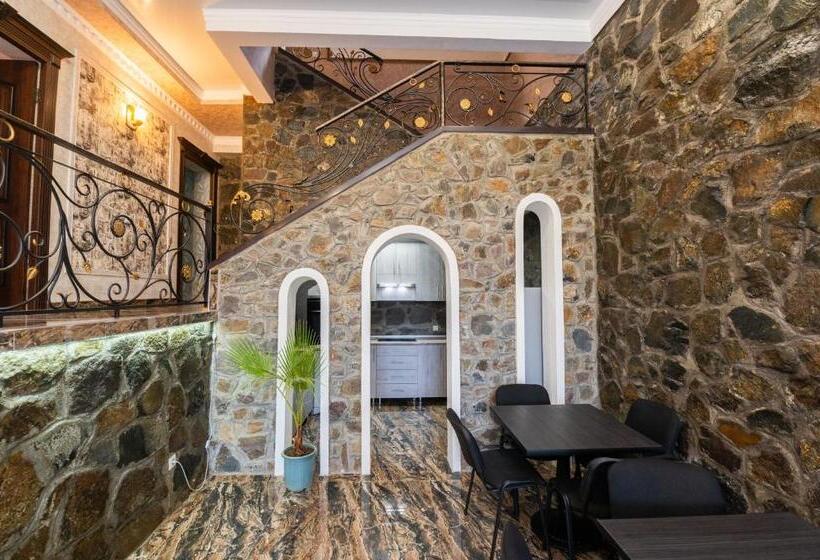 هتل Rafting House